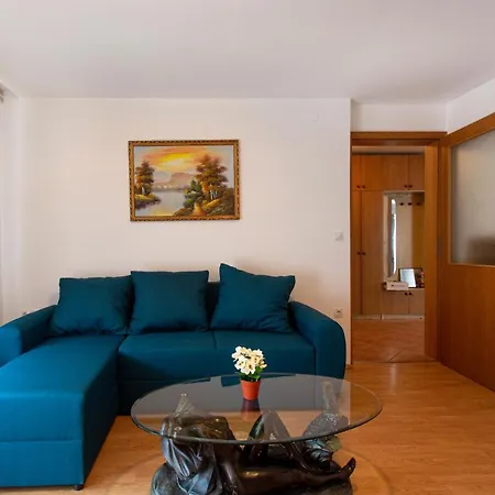 M.m.